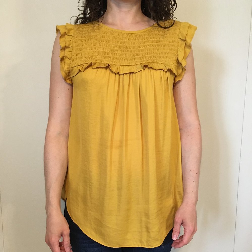 yellow / gold sleeveless polyester LOFT blouse XS